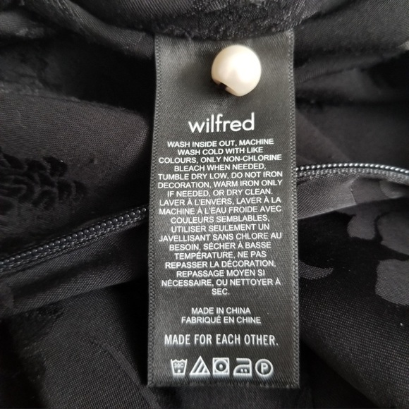 Aritzia skirt - Picture 9 of 15